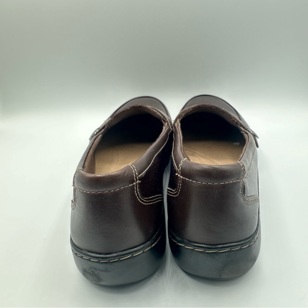Collection by Clarks Women’s 10 Cora Daisy Brown Loafers Slip On Low Wedge - Picture 6 of 8